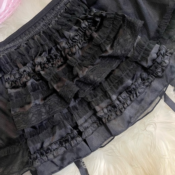 34B VS Victoria’s Secret Sexy little things Pink heart Bra & ruffle garter skirt - Picture 11 of 14